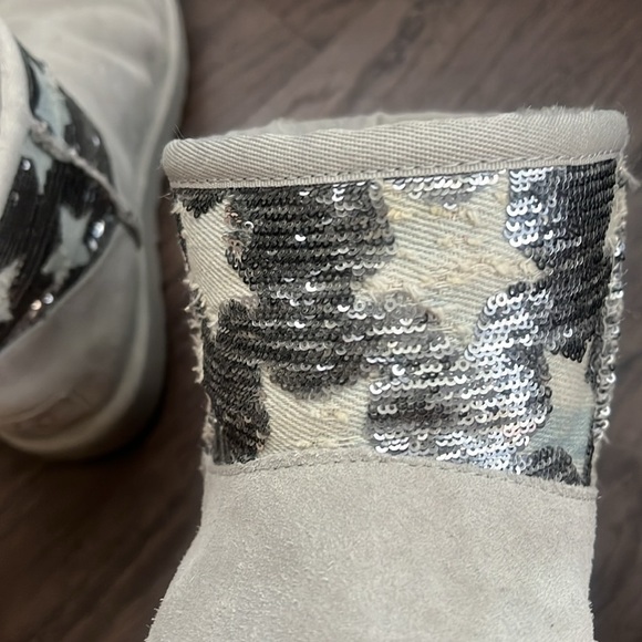 UGG Gray Shearling Lined winter Boots with silver sequined star design - Picture 9 of 13